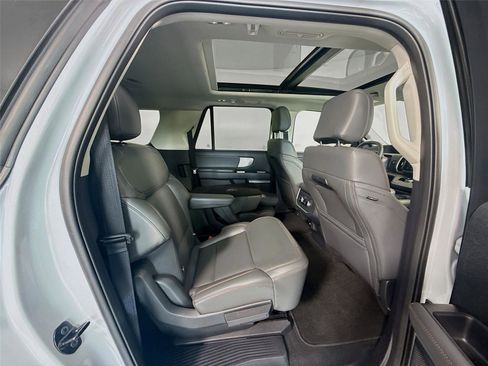 Used 2025 Ford Expedition Max Active AWD/4WD image 24