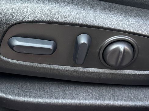 Used 2025 Chevrolet Blazer LT image 22