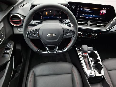 Used 2024 Chevrolet Trax RS w/ Driver Confidence Package image 10