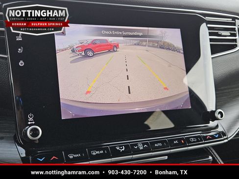Used 2024 Jeep Wagoneer L Series II w/ Flexible Seating Group AWD/4WD image 17