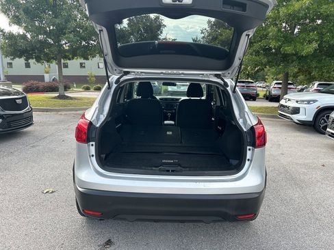 Used 2019 Nissan Rogue Sport S image 27