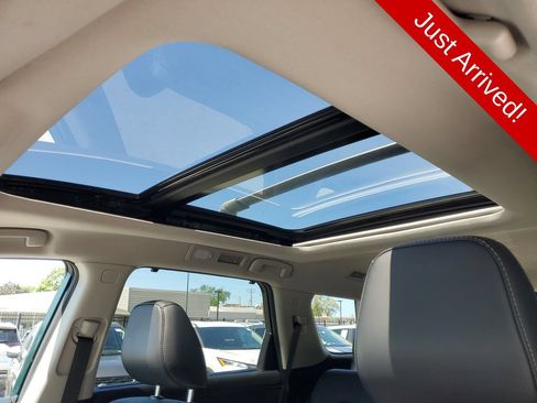 Used 2023 Nissan Pathfinder Platinum AWD/4WD image 18