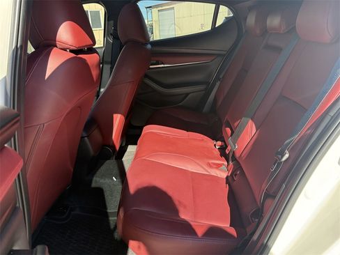 Used 2025 MAZDA MAZDA3 Hatchback w/ Appearance Package image 24