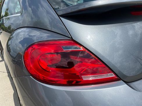 Used 2013 Volkswagen Beetle TDI FWD image 97