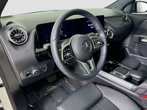 Used 2023 Mercedes-Benz GLA 250 w/ Premium Package image 9