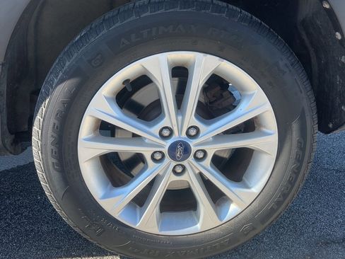 Used 2018 Ford Escape SE image 6