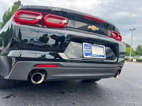 Used 2021 Chevrolet Camaro LT RWD image 8