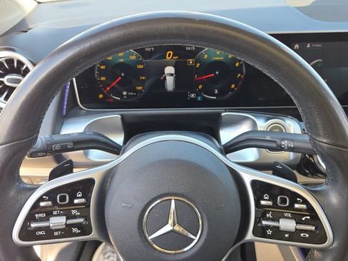 Used 2021 Mercedes-Benz GLB 250 4MATIC image 22