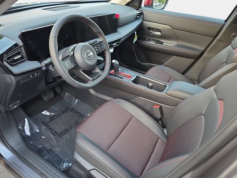New 2026 Nissan Kicks SR FWD image 15