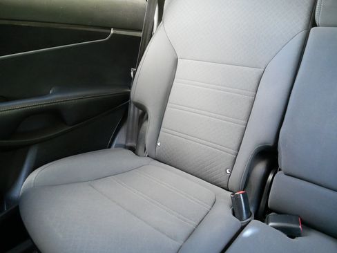 Used 2017 Kia Sorento AWD image 12