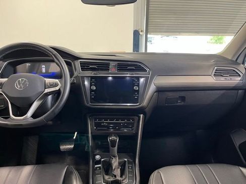 Used 2024 Volkswagen Tiguan SE AWD/4WD image 21