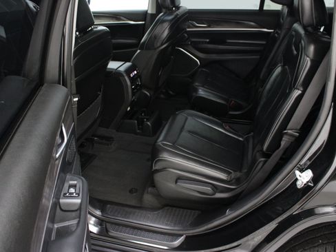 Used 2021 Jeep Grand Cherokee L Limited RWD image 32