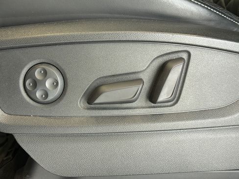 Used 2018 Audi SQ5 Prestige AWD/4WD image 23