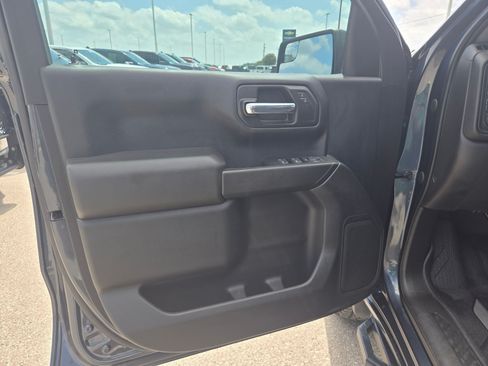 Certified 2021 Chevrolet Silverado 1500 Custom Trail Boss w/ LPO, Dark Essentials Package AWD/4WD image 12