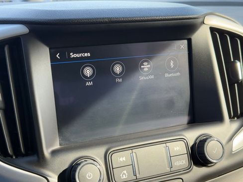 Used 2024 GMC Terrain SLT image 31