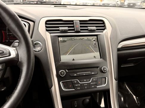 Used 2018 Ford Fusion SE w/ Equipment Group 602A FWD image 33