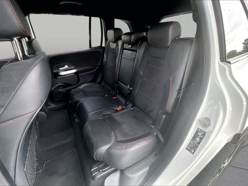 Used 2021 Mercedes-Benz GLB 250 w/ AMG Line image 20