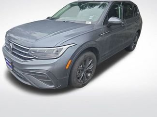 Used 2024 Volkswagen Tiguan SE video 3