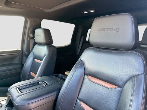 Used 2022 GMC Sierra 1500 AT4 w/ AT4 Preferred Package AWD/4WD image 13