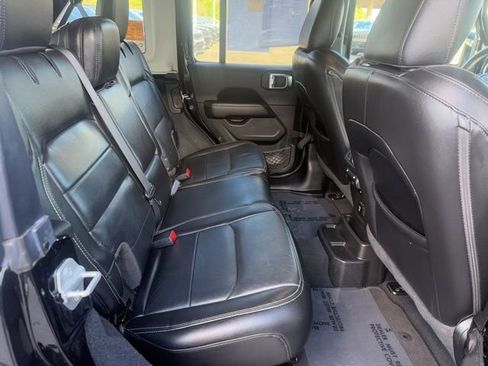 Certified 2022 Jeep Wrangler Unlimited Sahara w/ LED Lighting Group image 31