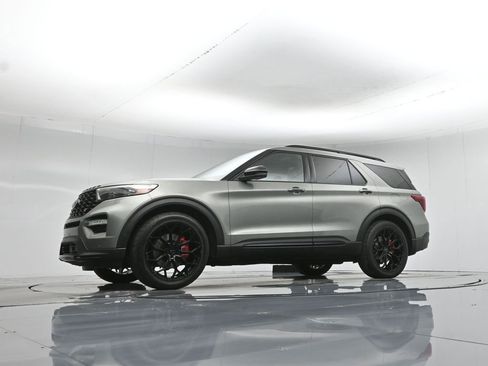 Used 2020 Ford Explorer ST w/ ST Street Pack image 61