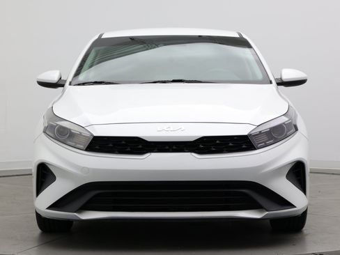 Used 2024 Kia Forte LXS FWD image 2