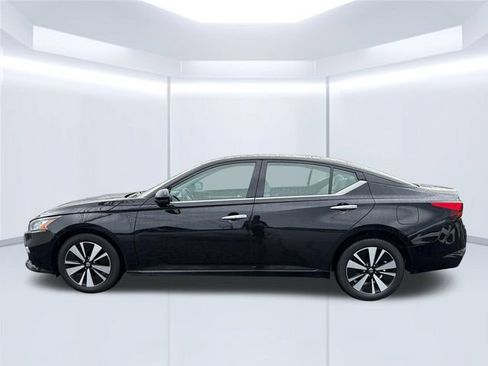 Used 2019 Nissan Altima 2.5 SV AWD/4WD image 2