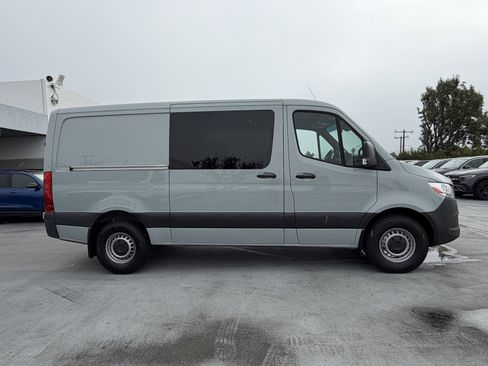 Used 2024 Mercedes-Benz Sprinter 2500 image 11