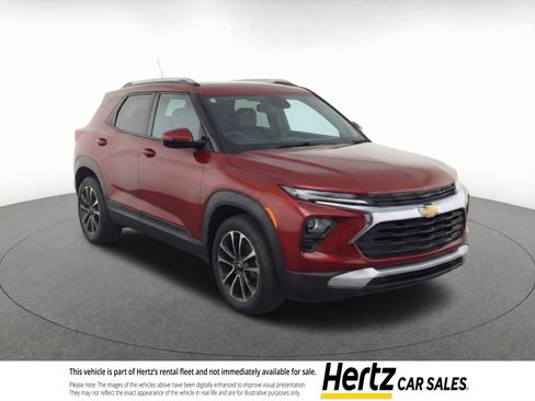 Used 2025 Chevrolet TrailBlazer LT FWD image 1