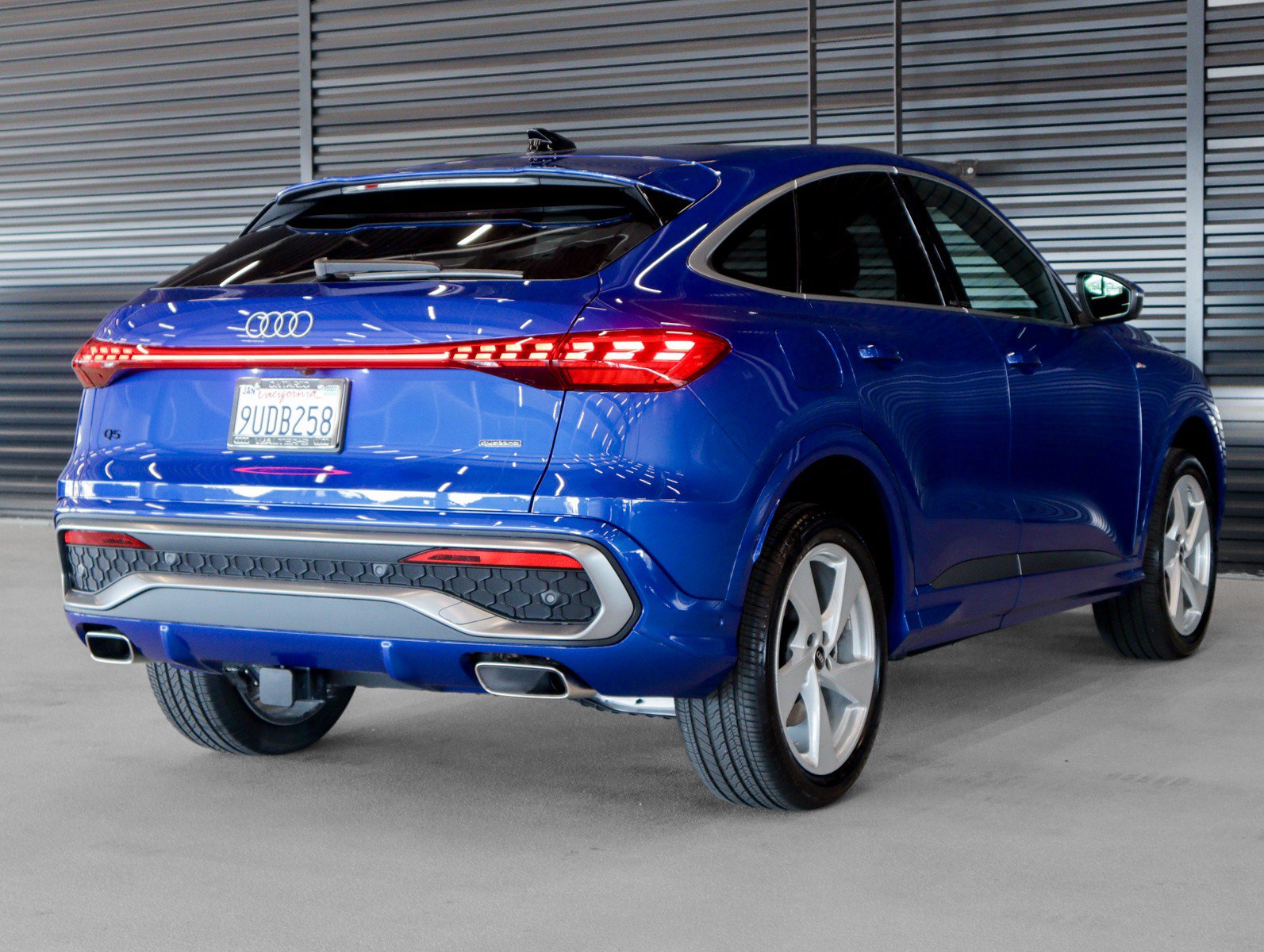 Used 2025 Audi Q5 Premium Plus w/ Premium Plus AWD/4WD image 16