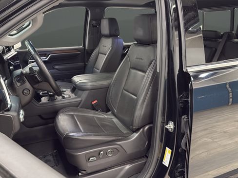 Used 2024 GMC Sierra 1500 Denali w/ Technology Package AWD/4WD image 9