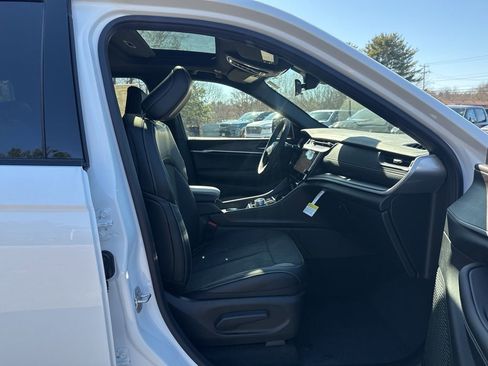 New 2026 Jeep Grand Cherokee Altitude AWD/4WD image 29