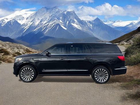 Used 2020 Lincoln Navigator L Reserve w/ Luxury Package image 2