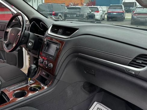 Used 2014 Chevrolet Traverse LT FWD image 24
