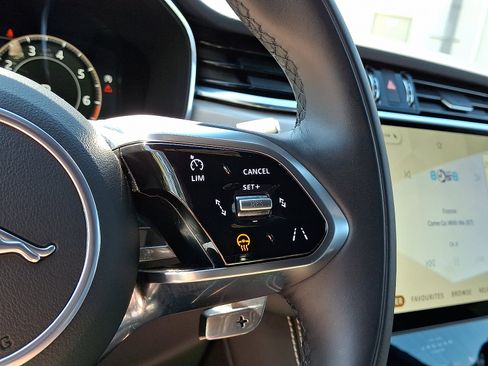 Used 2025 Jaguar F-PACE R-Dynamic S image 25