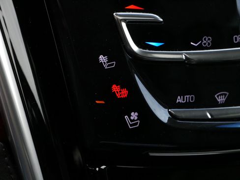 Used 2019 Cadillac Escalade ESV Premium Luxury image 29