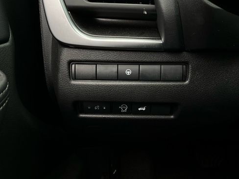 Used 2025 Nissan Rogue SV image 22