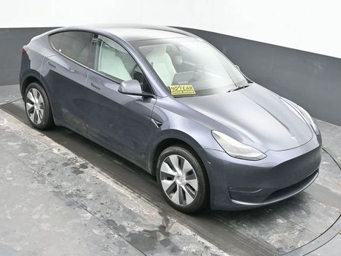 Used 2023 Tesla Model Y Long Range image 35