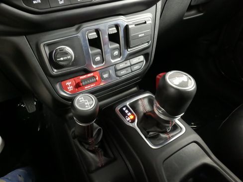 Used 2020 Jeep Wrangler Rubicon AWD/4WD image 46
