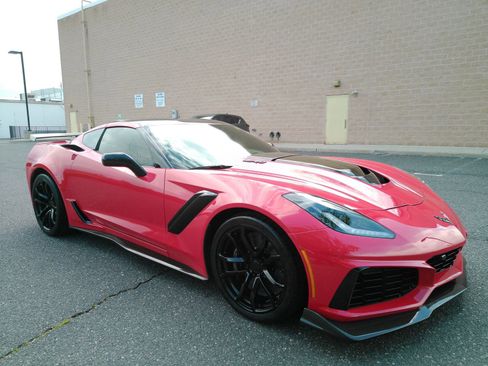 Certified 2019 Chevrolet Corvette ZR1 RWD image 2