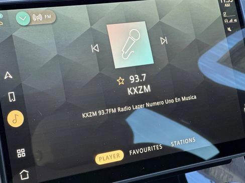 Used 2024 Jaguar XF R-Dynamic SE image 20