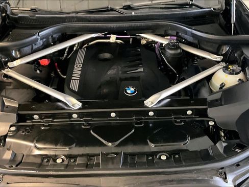 Used 2024 BMW X7 xDrive40i w/ M Sport Package image 27