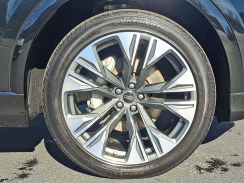 Certified 2025 Audi Q8 Premium Plus image 8