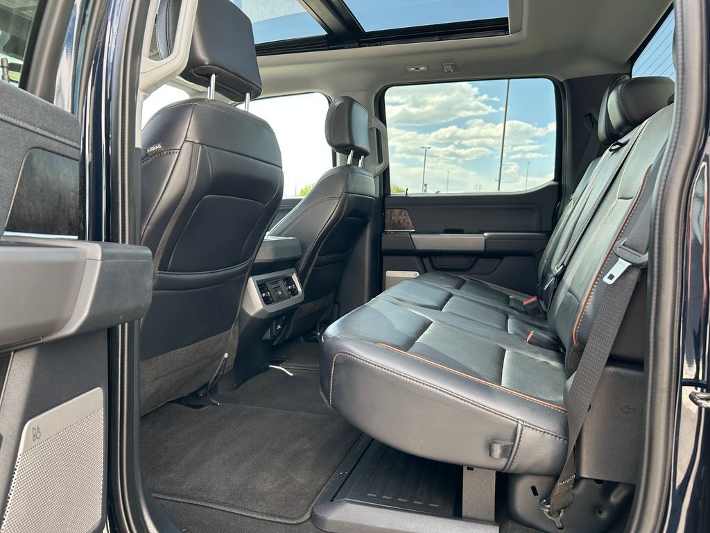 Used 2025 Ford F350 Lariat AWD/4WD image 8