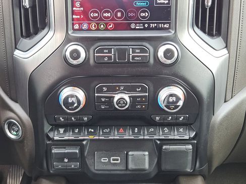 Used 2023 GMC Sierra 2500 Denali w/ Denali Ultimate Package image 19