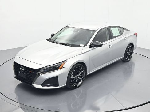 Certified 2024 Nissan Altima 2.5 SR FWD image 28