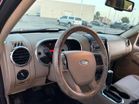 Used 2008 Ford Explorer Sport Trac XLT image 18