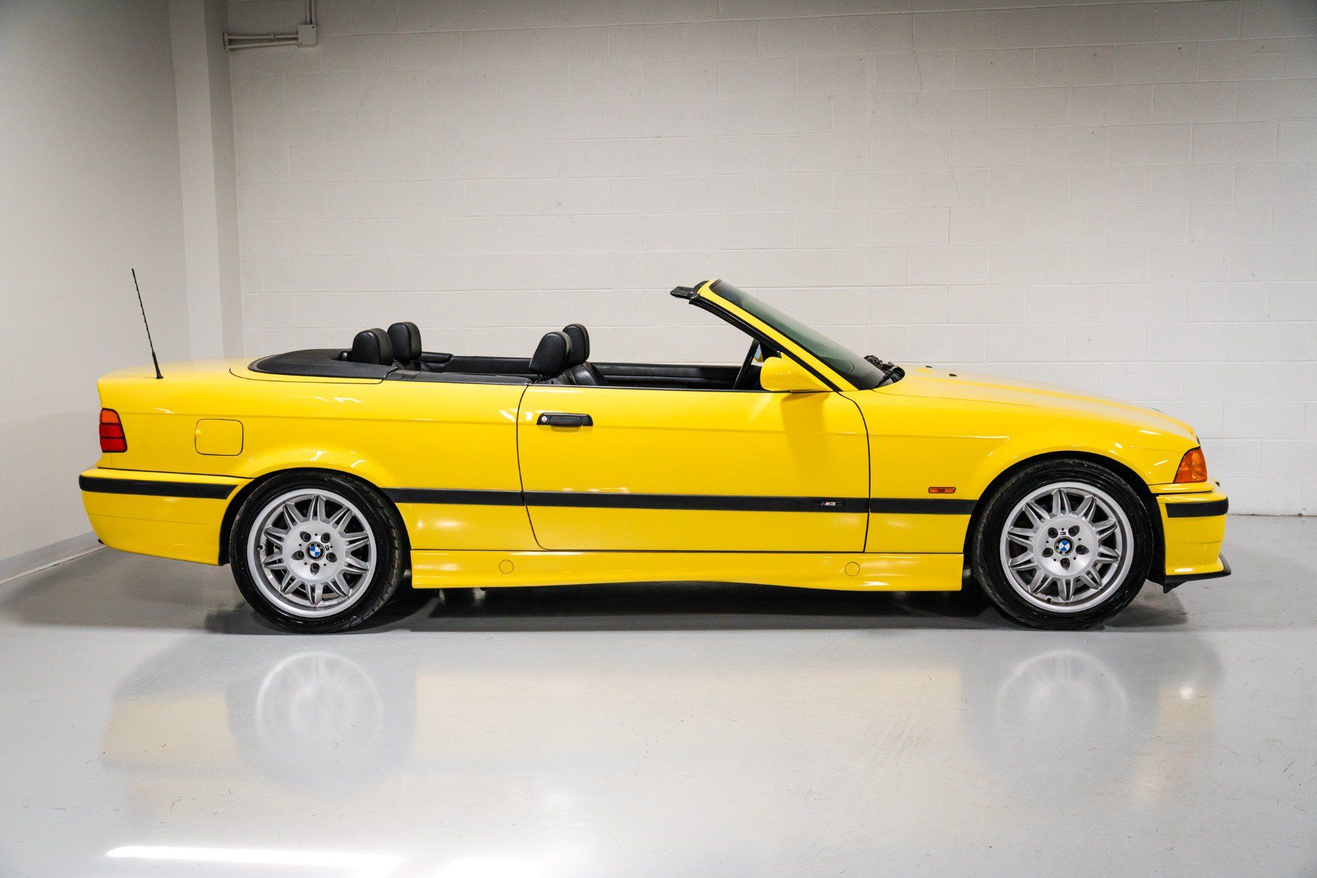 Used 1999 BMW M3 Convertible RWD image 2