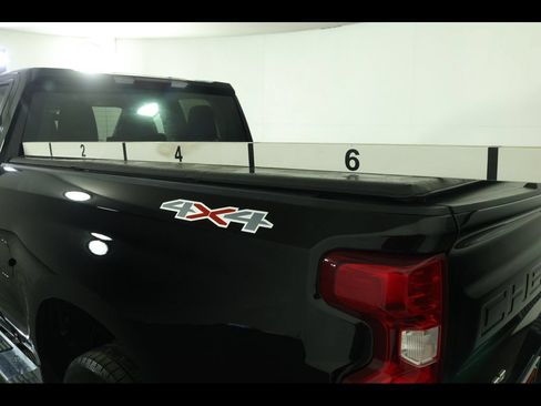 Used 2023 Chevrolet Silverado 1500 LT AWD/4WD image 13