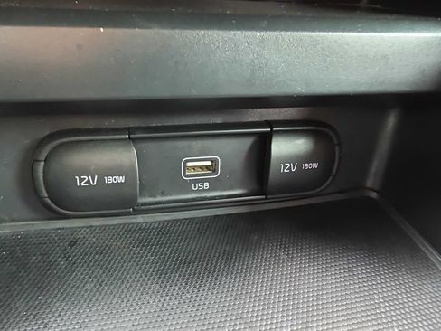 Used 2020 Kia Soul S FWD image 17